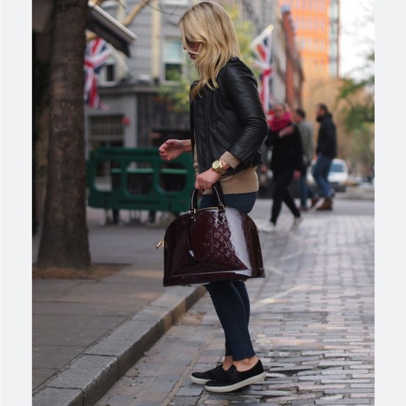 Danier “Alma” Oxblood Patent Leather Bag - Picture 12 of 13
